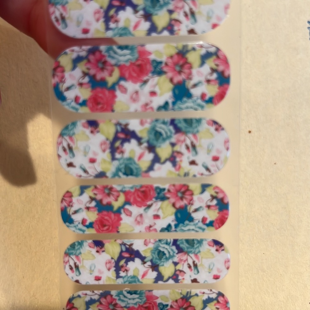 🦊 3 for $15 Jamberry Nails Water Garden Half Set